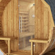 Sauna de exterior de madera en forma de barril, 2-4 plazas, con frente acristalado, estufa de 6 kW y tejas asfálticas – SNÖ