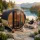 Sauna de exterior de madera en forma de barril, 2-4 plazas, con frente acristalado, estufa de 6 kW y tejas asfálticas – SNÖ